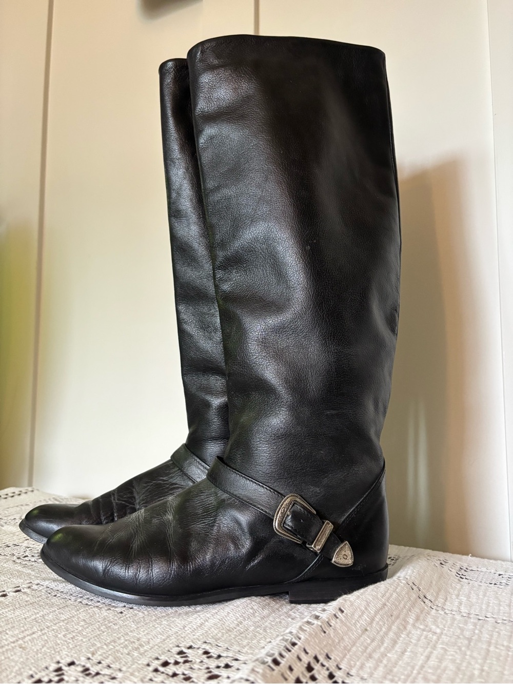 Classic Black Leather Knee-High Womenโs Boots